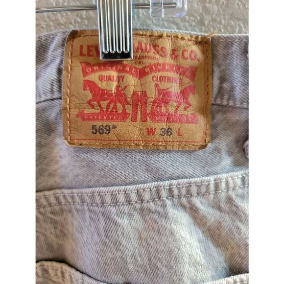 Levi's 569 Men's Straight Cut Classic Denim Jean Shorts Blue Size 36 - Picture 3 of 3